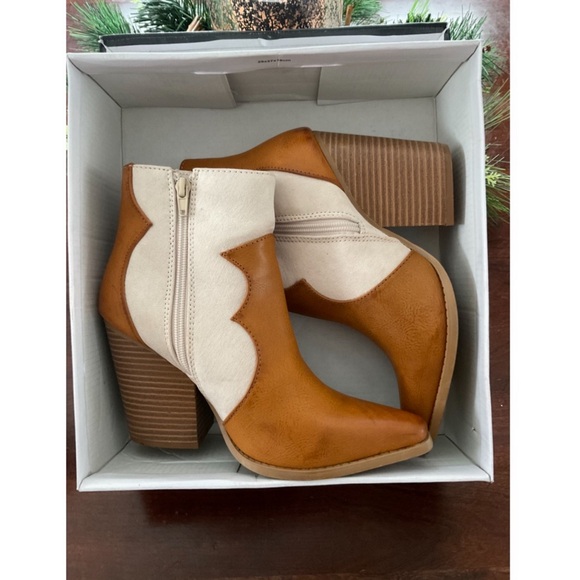 Qupid Slay Nude and Camel Western Bootie 8 - Picture 4 of 8